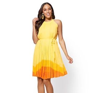 NWT NY&C Colorblock Pleated Halter Shift Dress
